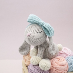 Lola the Bunny amigurumi pattern by LittleAquaGirl
