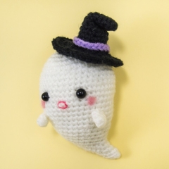 Boo the Ghost amigurumi by Snacksies Handicraft Corner