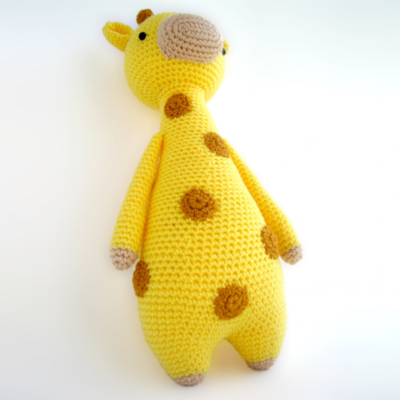 Tall giraffe with spots amigurumi pattern - Amigurumi.com