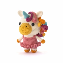 Bella the Unicorn amigurumi pattern by DIY Fluffies
