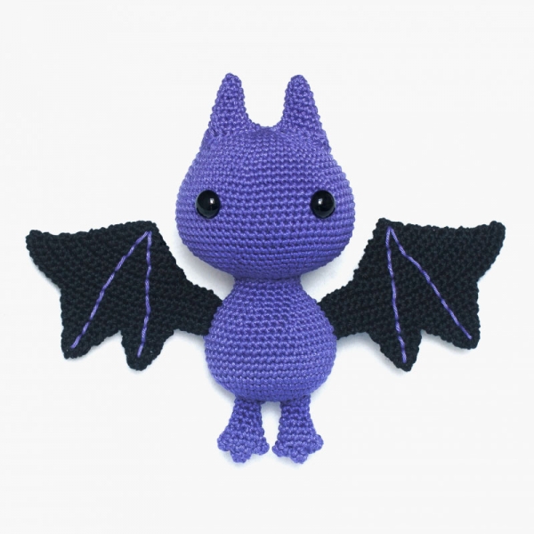 Cute Bat amigurumi pattern