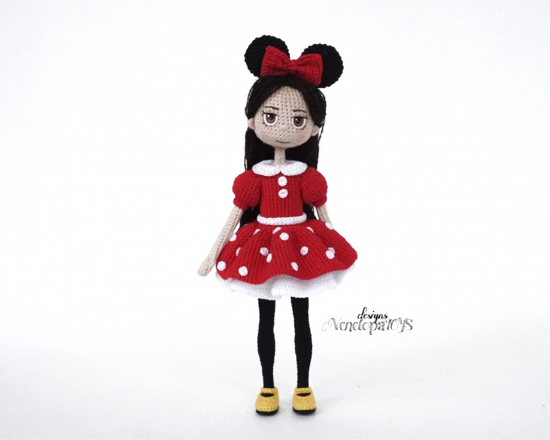 halloween minnie mouse doll