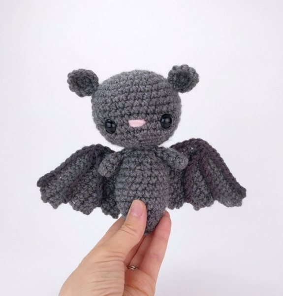 Bo the Bat amigurumi pattern - Amigurumi.com