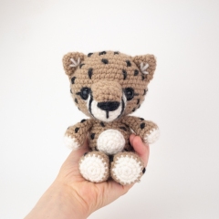 Chip the Cheetah amigurumi pattern by Theresas Crochet Shop
