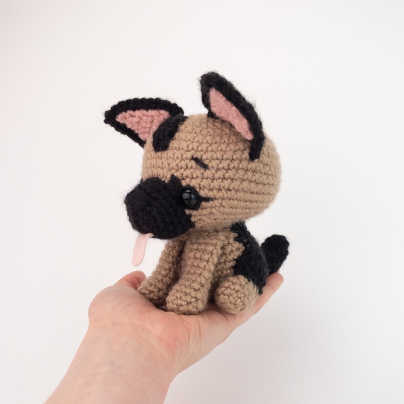 Gunther the German Shepherd amigurumi pattern