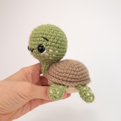 Shell the Baby Sea Turtle amigurumi pattern - Amigurumi.com