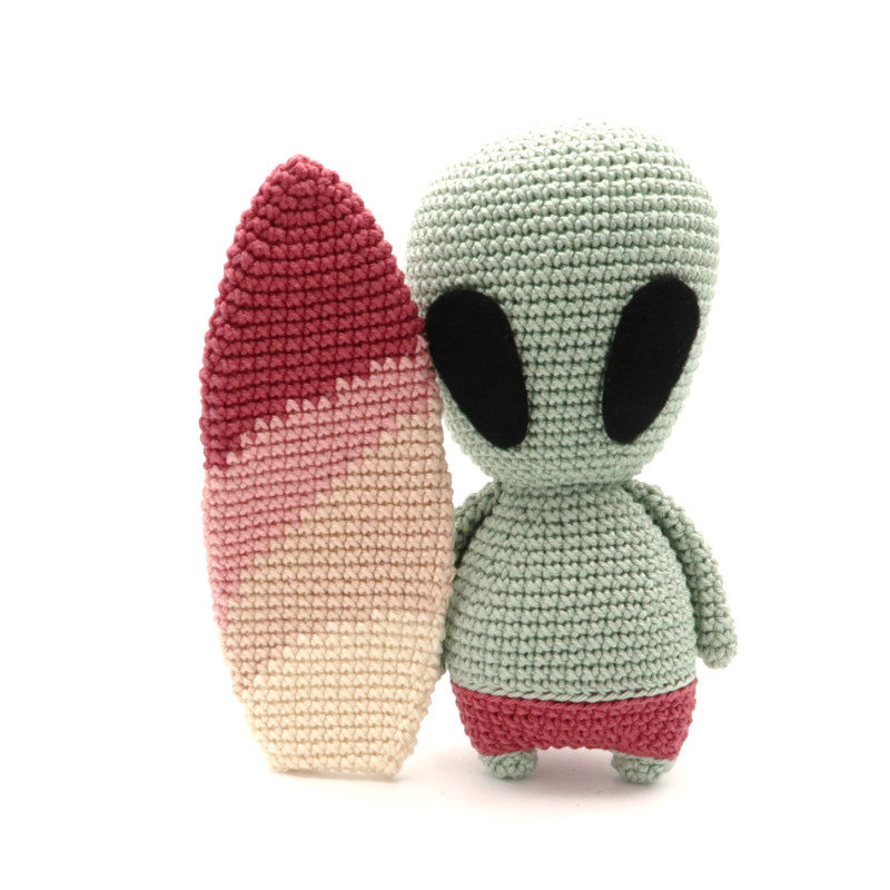 Surfing Alien amigurumi pattern by RoKiKi