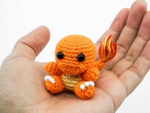 charmander mini figure