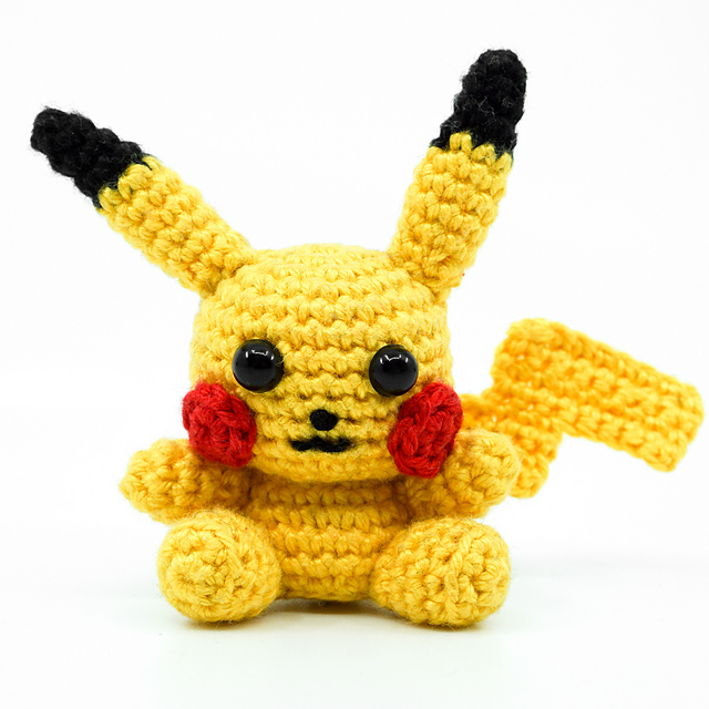 pikachu mini figure