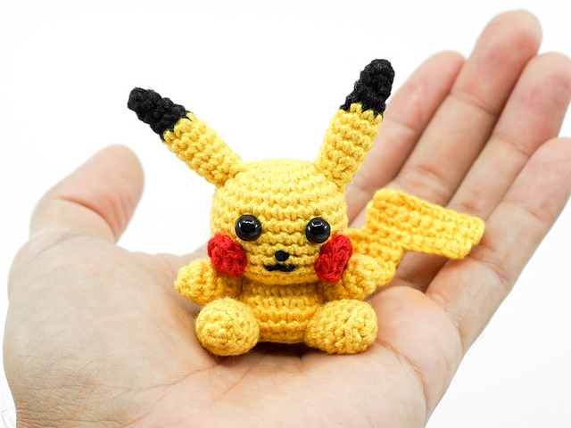 pikachu mini figure