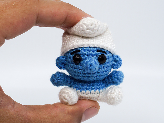 Mini Smurf amigurumi pattern - Amigurumi.com