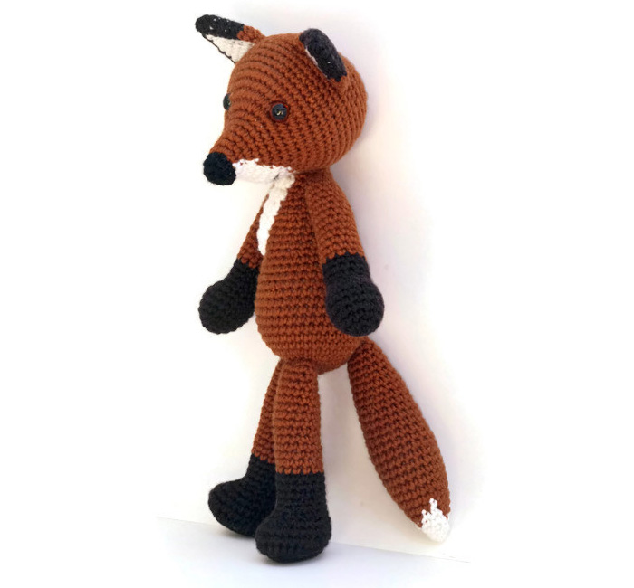 Vicky the Fox amigurumi pattern - Amigurumi.com