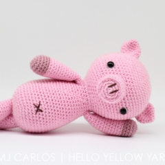 Curly the Pig amigurumi pattern by Hello Yellow Yarn