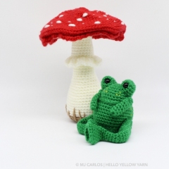 Forrest the Frog and Mushroom amigurumi pattern by Hello Yellow Yarn