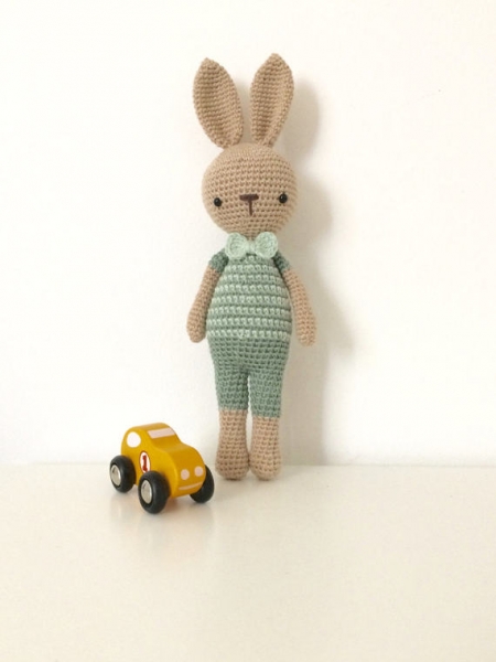 Marcel the bunny amigurumi pattern - Amigurumi.com