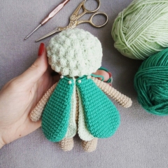 Grass Bug Sleepy Doll amigurumi pattern - Amigurumi.com