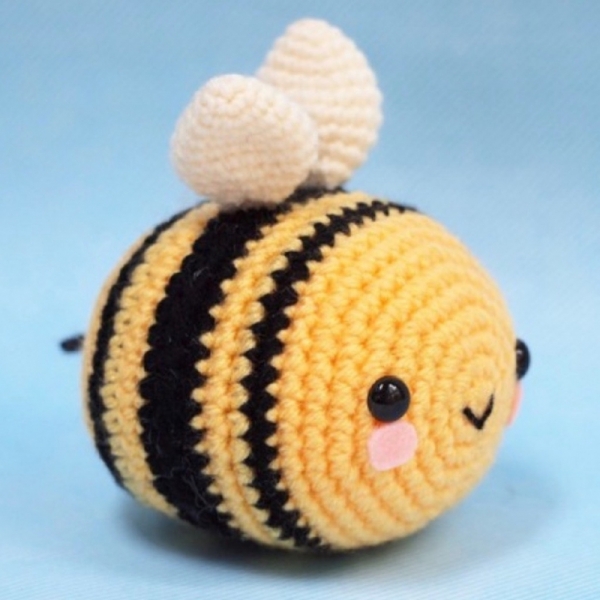 Crochet Honey Bee Pattern Made Easy (and FREE) - Stardust Gold Crochet