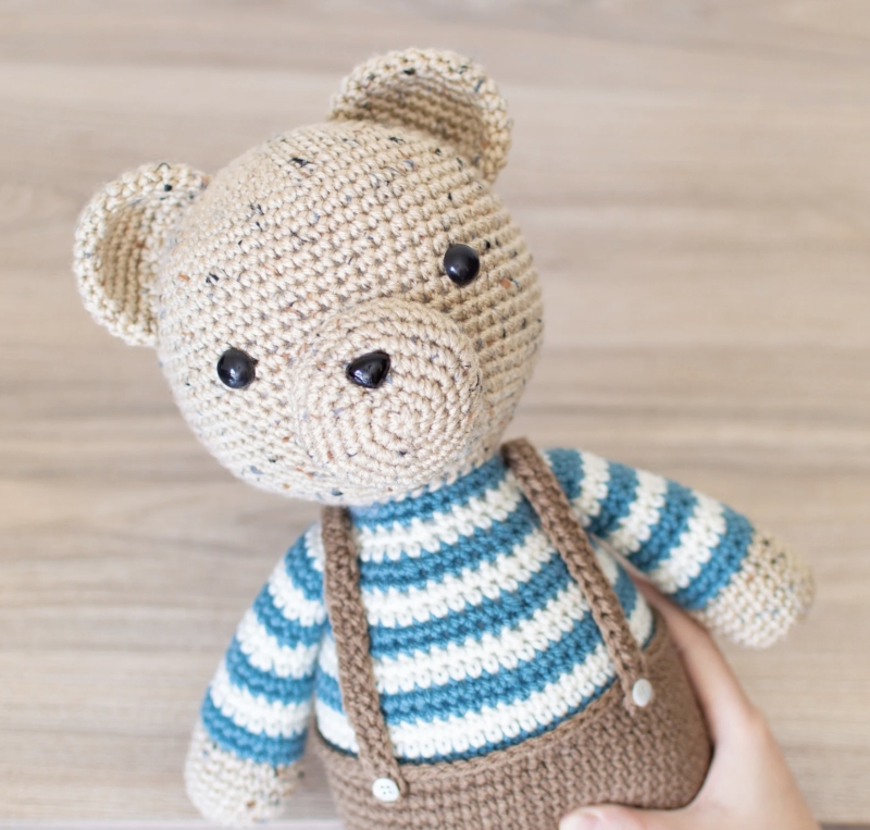 Elmer the Friendly Bear amigurumi pattern - Amigurumi.com