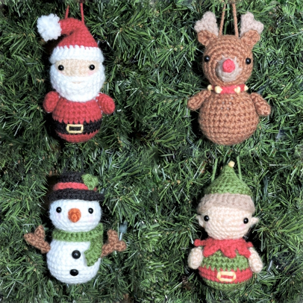 Santa and Friends Ornaments amigurumi pattern - Amigurumi.com