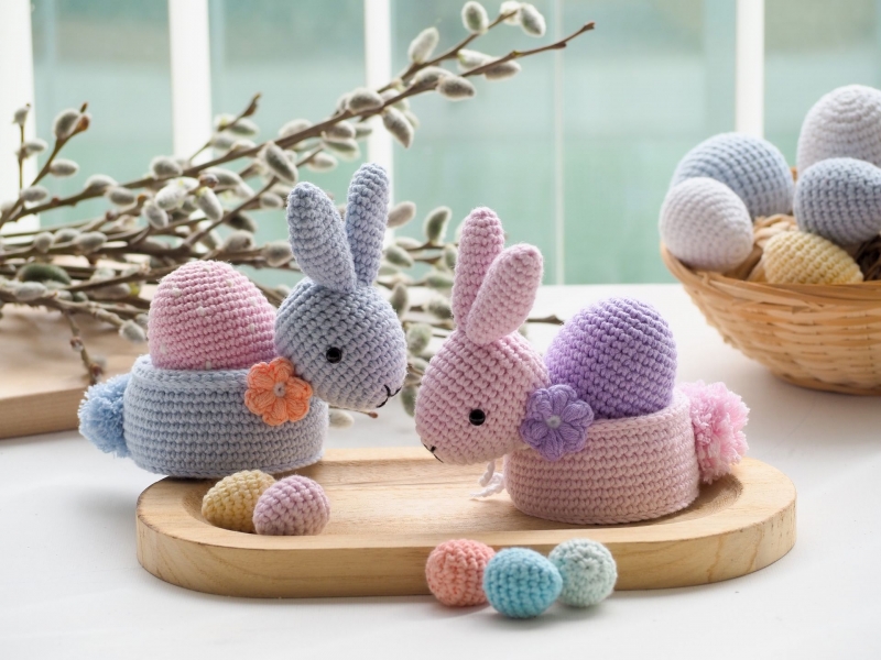 Easter decoration: bunnies amigurumi pattern - Amigurumi.com