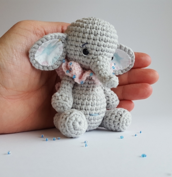 Bella the little elephant amigurumi pattern - Amigurumi.com