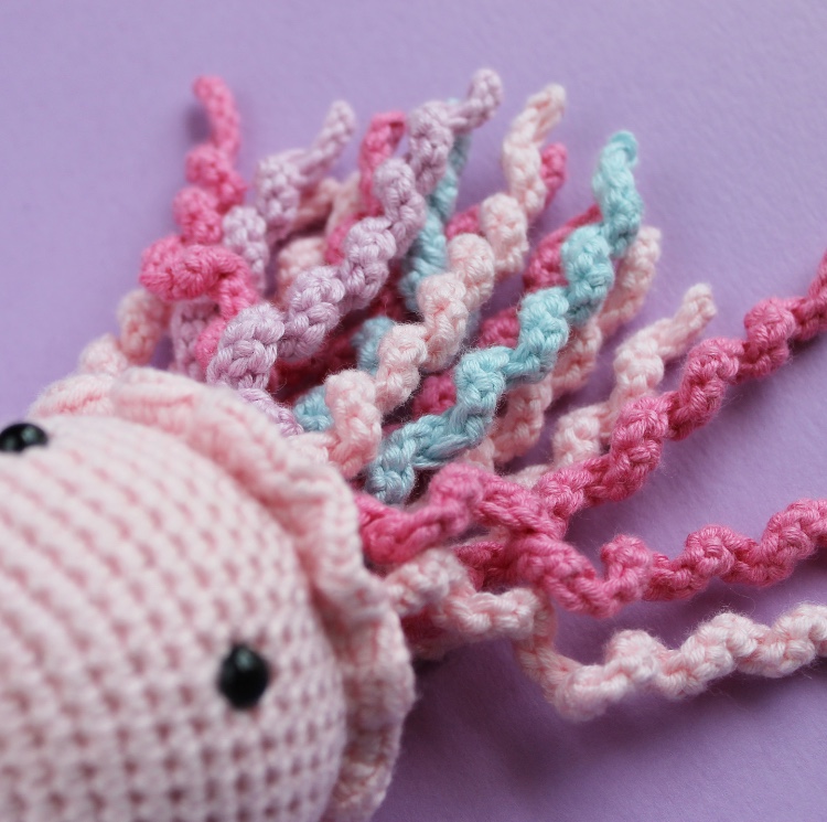 Bubbles the Jellyfish Free amigurumi pattern