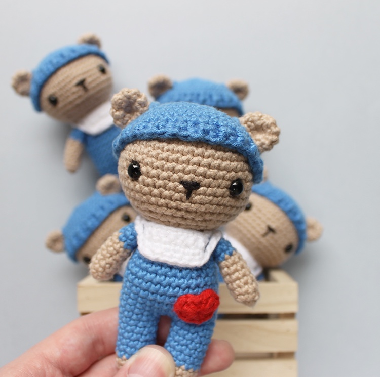 knitted nurse bear pattern