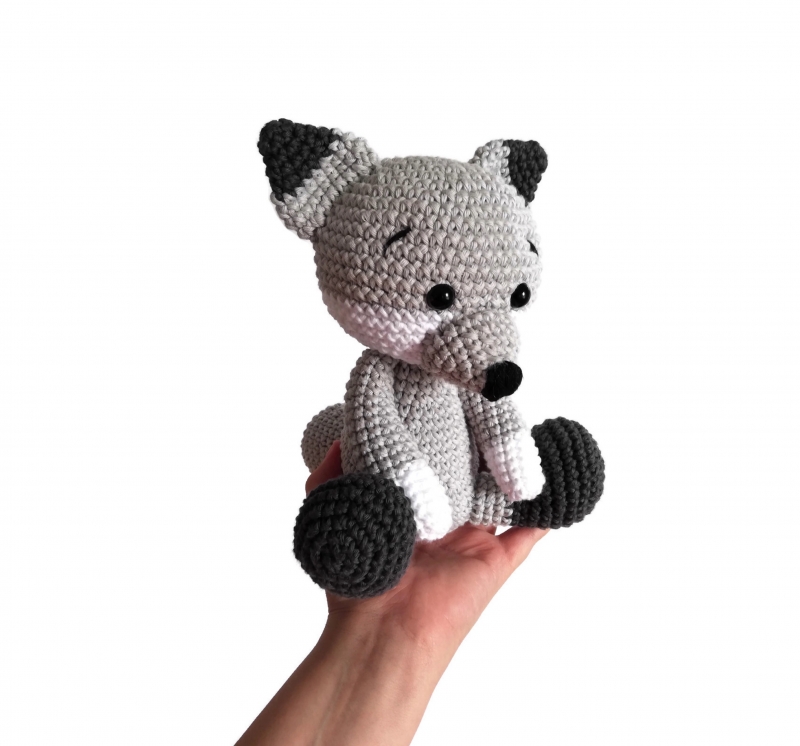 Wolf and Fox amigurumi pattern - Amigurumi.com