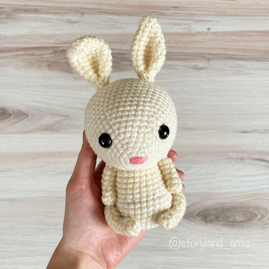 Christopher the Bunny amigurumi pattern - Amigurumi.com