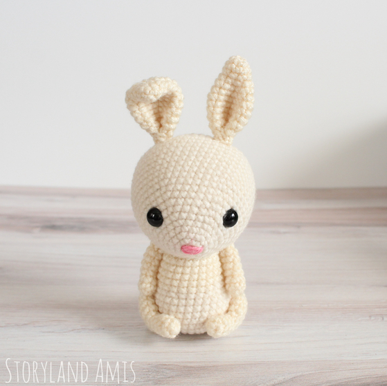 Christopher the Bunny amigurumi pattern - Amigurumi.com