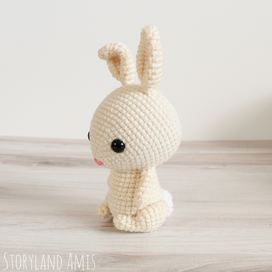 Christopher the Bunny amigurumi pattern - Amigurumi.com