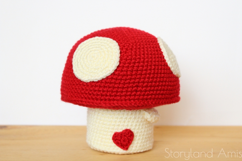 Cuddle-Sized Aidan the Mushroom amigurumi pattern - Amigurumi.com