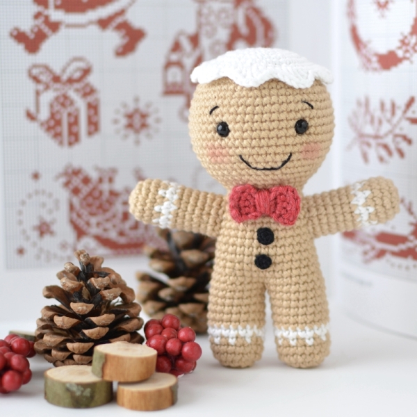 Gingerbread Man amigurumi pattern