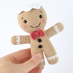 Gingerbread Man amigurumi pattern - Amigurumi.com