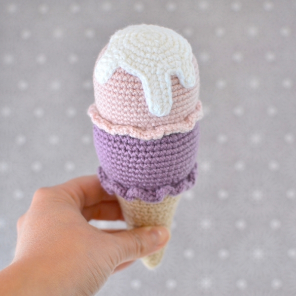 ice-cream-cone-amigurumi-pattern-amigurumi