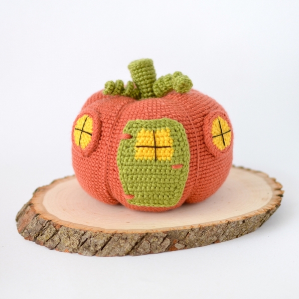 Pumpkin House amigurumi pattern - Amigurumi.com