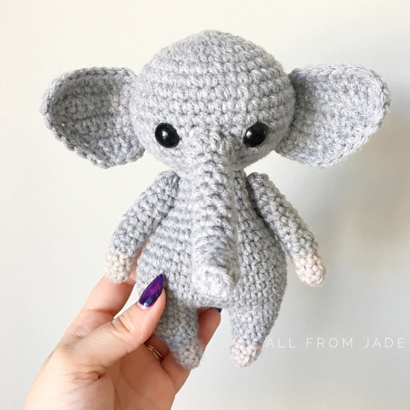 Eliott the Baby Elephant amigurumi pattern - Amigurumi.com