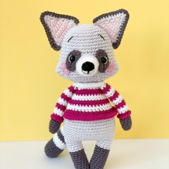 Kora the Red Panda & Kit the Raccoon amigurumi pattern - Amigurumi.com