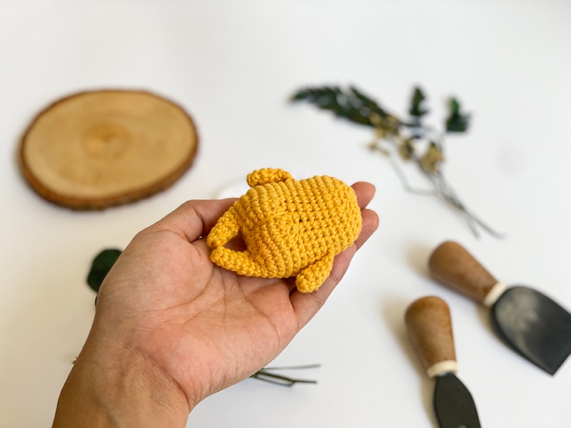 Gudetama amigurumi pattern