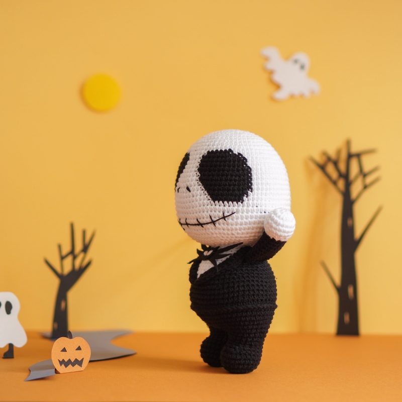 Jack Skellington amigurumi pattern - Amigurumi.com