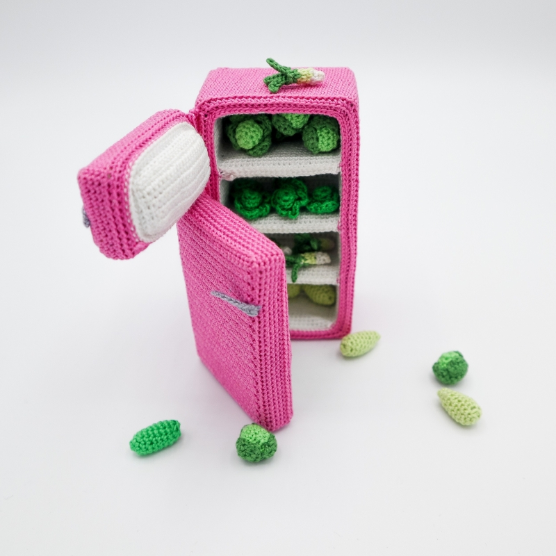 Dollhouse Fridge amigurumi pattern