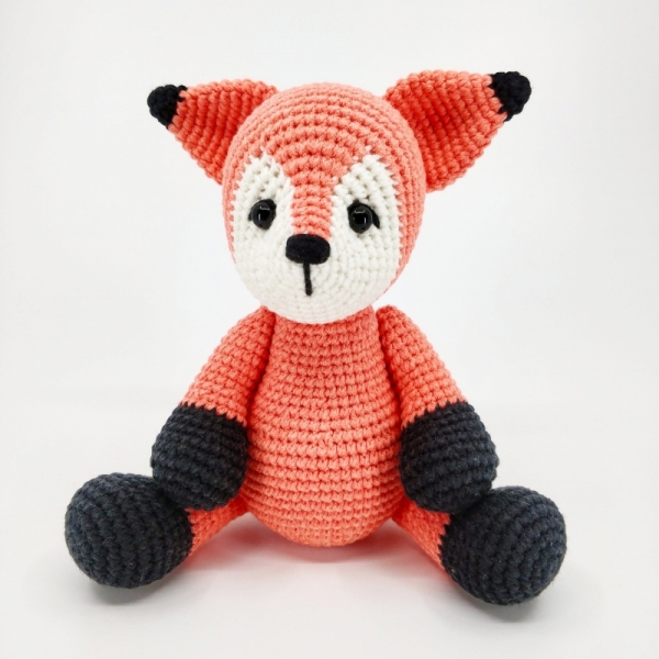 Lissie the Fox amigurumi pattern - Amigurumi.com