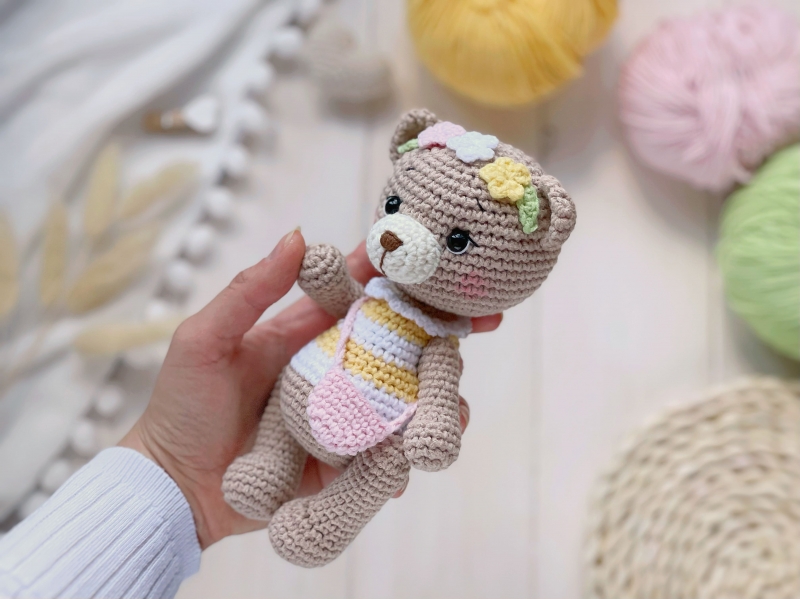 April the Bear amigurumi pattern - Amigurumi.com