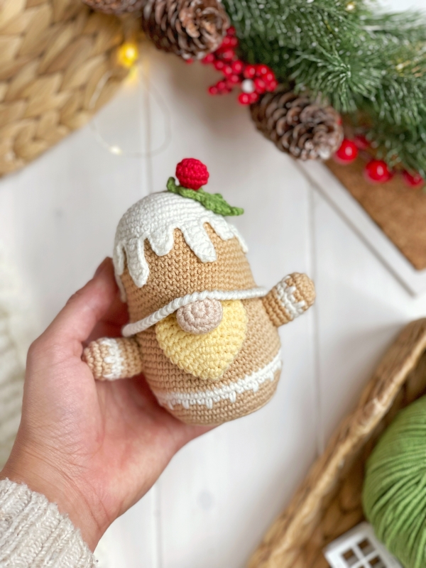 Set of 3 Christmas gnomes amigurumi pattern