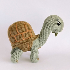 Humphrey the Tortoise amigurumi pattern - Amigurumi.com