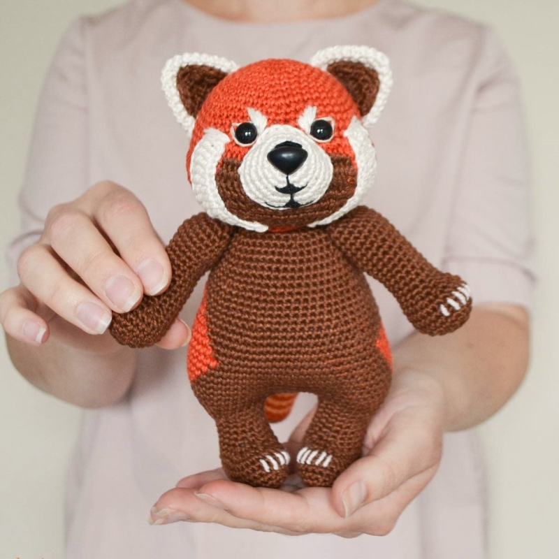 Sammy the Red panda amigurumi pattern - Amigurumi.com