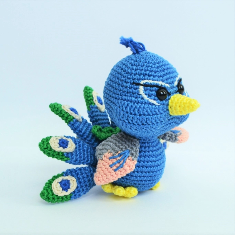 Woody the peacock amigurumi pattern - Amigurumi.com