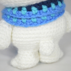Otis the Chilly Bear amigurumi pattern by YOUnique crafts