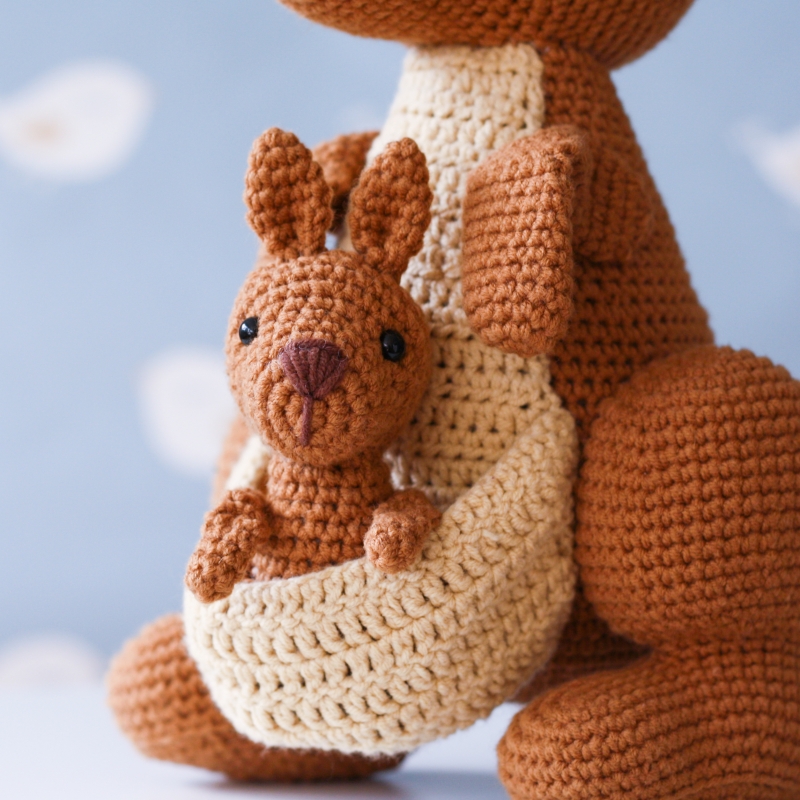 Mommy Kangaroo & baby amigurumi pattern