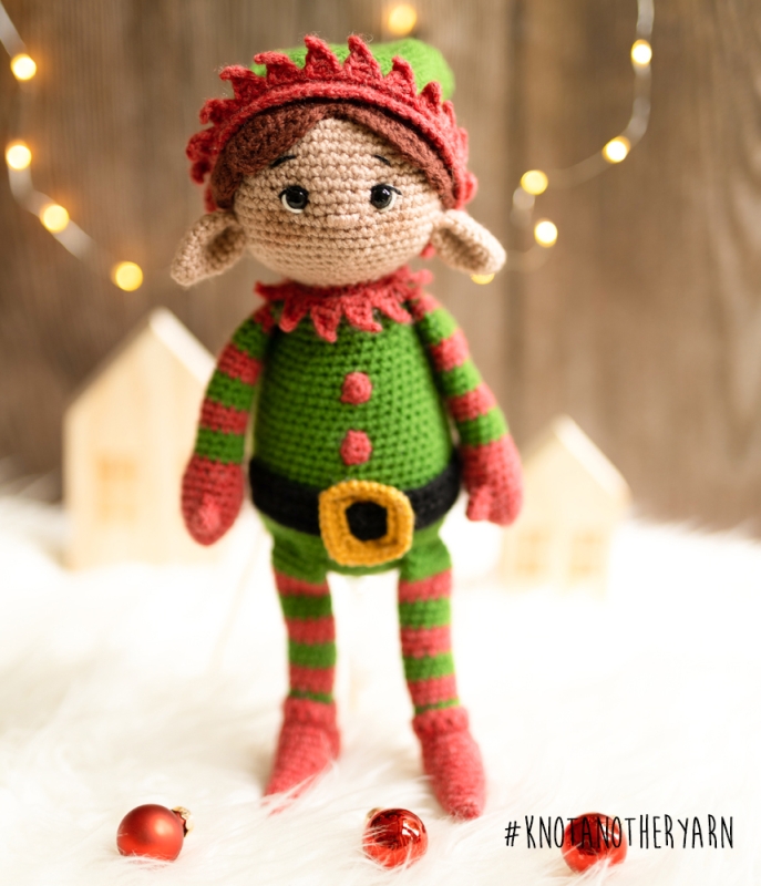 Larry the Christmas Elf amigurumi pattern - Amigurumi.com